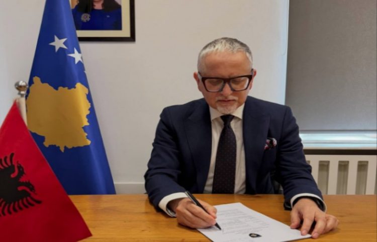 Vitia nënshkruan për vazhdimin e punimeve në Spitalin e Ferizajt