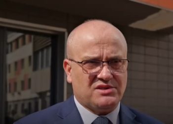 Avdyli i përgjigjet Gërvallës: Dorëheqja s’më pengon të jem pjesë e grupit të VV-së në Kuvend
