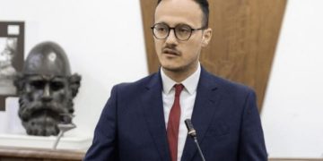 Hyseni: Stërvitjet ushtarake të Serbisë pranë kufirit janë provokuese