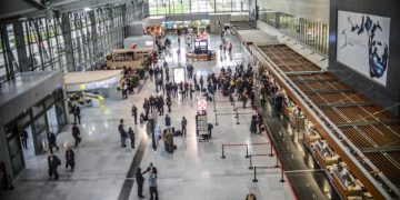 Fluturimet dhe udhëtarët në Kosovë shënojnë rritje në fillim të 2026-ës