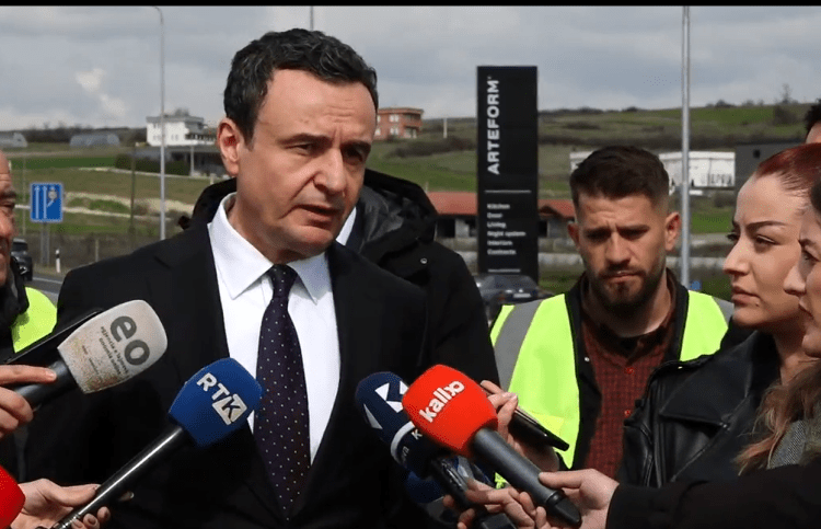 Ushtrimet serbe pranë kufirit – Kurti: Kemi njoftuar BE-në, kufiri ynë është i sigurtë