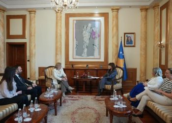 Haxhiu priti drejtoren e NDI-së, prioritet fuqizimi i rolit të parlamentit