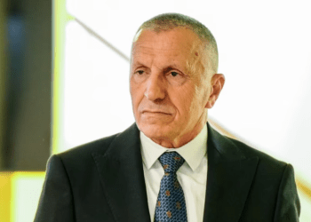 Kamberi: Stërvitjet ushtarake serbe pranë kufirit rrisin tensionet në rajon