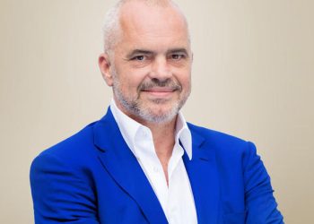 Rama uron besimtarët myslimanë për Fitër Bajramin