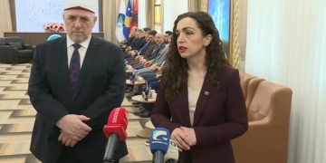 Osmani uron Fitër Bajrami, viziton Myftiun Naim Tërnava