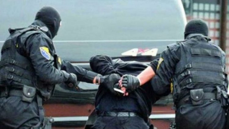 “FAST Kosova” dhe NJRSH në aksion, arrestohet një shtetas i huaj i kërkuar për vrasje