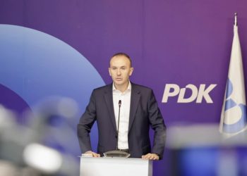 Mustafa, PDK: Të merren masa të menjëhershme për uljen e çmimit të naftës, Qeveria i ka braktisur qytetarët
