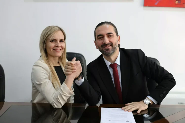 VV-ja ia jep një drejtori AAK-së në Fushë- Kosovë