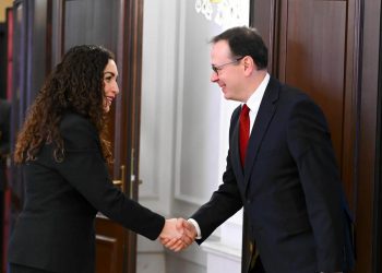 Osmani takon Angilin, e falënderon Erdoganin për forcimin e kapaciteteve të FSK-së