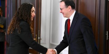 Osmani takon Angilin, e falënderon Erdoganin për forcimin e kapaciteteve të FSK-së