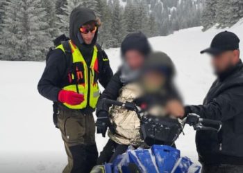 Shpëtohet familja kosovare e cila ishte bllokuar nga bora në kufirin Kosovë-Mali i Zi