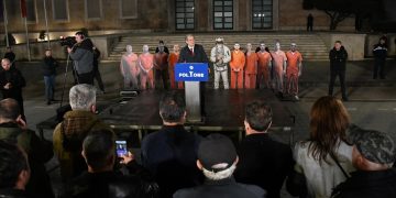 Shqipëri, opozita vazhdon protestën “Foltore”