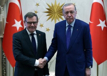 Presidenti turk Erdogan pret në takim kryediplomatin gjerman