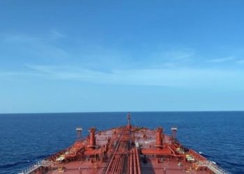 SHBA lejon cisternat iraniane të kalojnë në Ngushticën e Hormuzit për të ruajtur furnizimin global