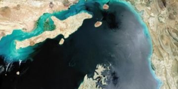 A mund ta ‘çlirojë’ Amerika Ngushticën e Hormuzit? Ja çfarë bëri Ronald Reagan 39 vite më parë