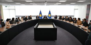 Kurti priti në takim drejtues dhe përfaqësues të organizatave ndërkombëtare të gazetarëve dhe mediave