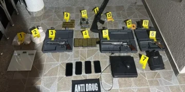 Sekuestrohen 2 kg he*roinë, ar*më dhe mu*nicion në Suharekë