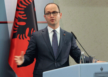 Bushati për deklaratat e Vuçiqit për bashkëpunimin ushtarak Shqipëri-Kroaci: Ballkani Perëndimor nuk ka nevojë për retorikë frike