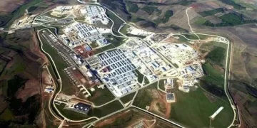 Serbët i kërkojnë Iranit ta su*lmojë edhe bazën amerikane në Kosovë, Bondsteel