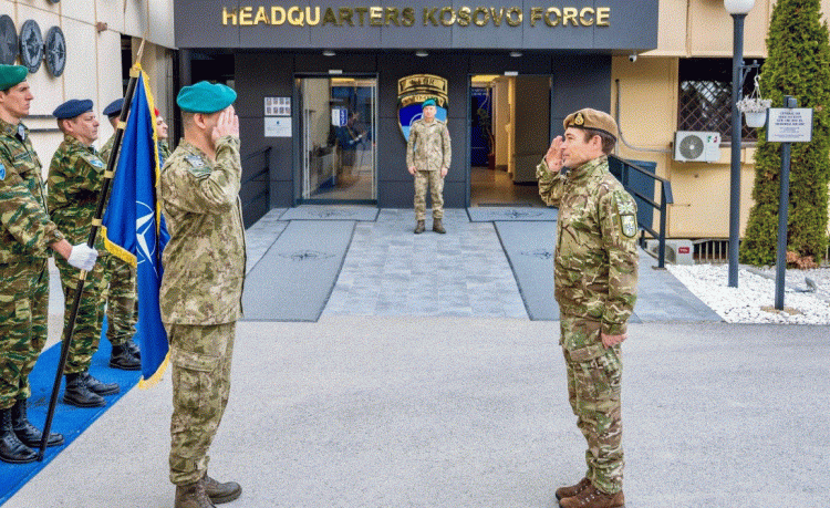 Komandanti i KFOR-it takon zëvendëskomandantin e Korpusit të NATO-s në Itali, në fokus siguria rajonale