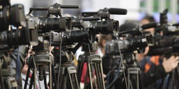 Dënohet me një vjet bur*gim me kusht A.I që kër*cënoi gazetarët në Gjykatë