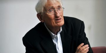 Habermas mbështeti bombardimet e NATO-s ndaj Serbisë