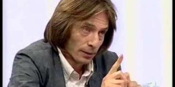 Elvis Hoxha ironizon Baton Haxhiun për deklaratat mbi Mitrovicën