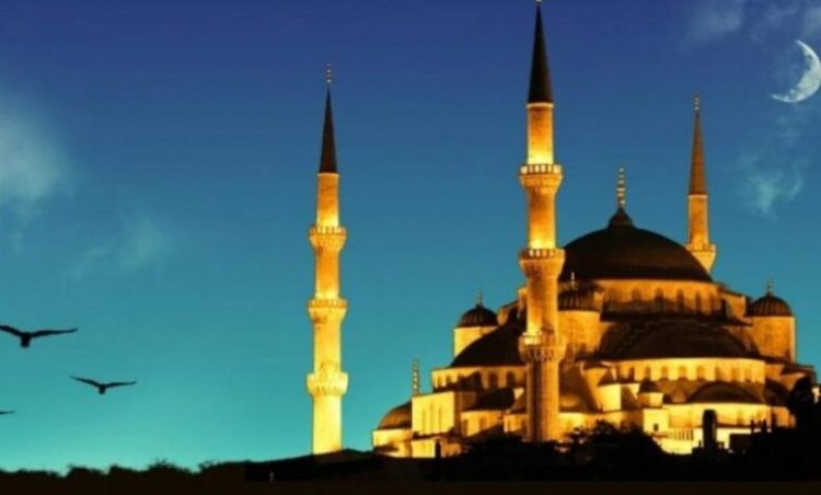 Përfundon muaji i shenjtë i Ramazanit, sot festohet Fitër Bajrami