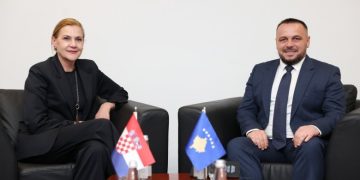 Maqedonci me Barisiq, diskutojnë për rritjen e kapaciteteve të mbrojtjes