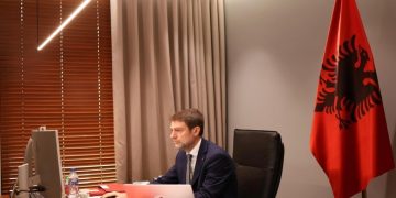 Hoxha: Çdo cenim i Kosovës është cenim edhe për Shqipërinë