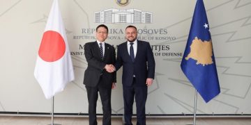 Bashkëpunimi Kosovë–Japoni në fokus të takimit Maqedonci–Tanigaki