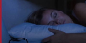 SONDAZH: Kosovarët flenë mesatarisht 7.5 orë në natë