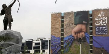 Irani paralajmëron: Ngushtica e Hormuzit do të mbyllet derisa SHBA-të të heqin bllokadën detare