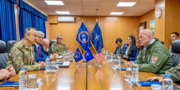 Komandanti i KFOR-it pret ambasadorin amerikan në NATO, diskutojnë për sigurinë në Kosovë