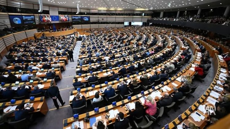 Rusia vendos në “listën e zezë” zyrtarët e BE-së si përgjigje ndaj paketës së 20-të të sanksioneve