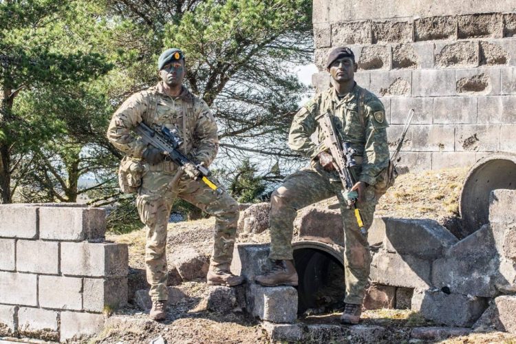 Oficeri i FSK-së kryen me sukses trajnimin e këmbësorisë, vlerësohet me mirënjohje nga Mbretëria e Bashkuar