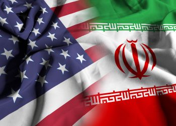 Qetësohen gjakrat, dy anije amerikane kalojnë në Ngushticën e Hormuzit