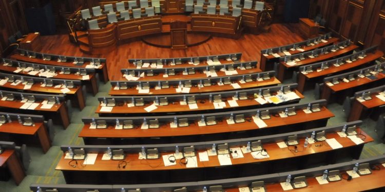 LDK kërkon seancë parlamentare për çmimet e naftës