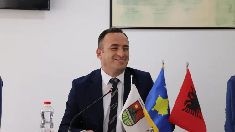 Obiliqi miraton Kodin e Etikës për zyrtarët publikë