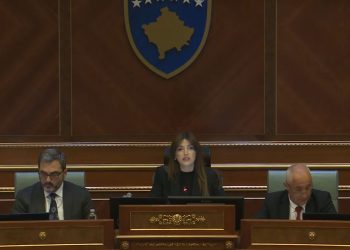 Seanca plenare nis me kujtimin e demonstratave të pranverës së ’81-ës