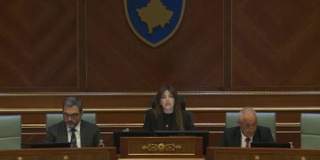 Seanca plenare nis me kujtimin e demonstratave të pranverës së ’81-ës