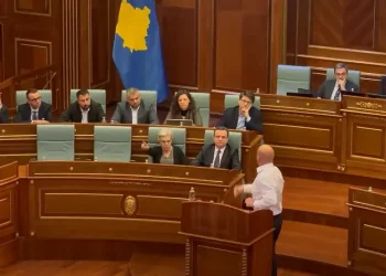 Eskalon Haradinaj: I thotë Kurtit po rren, Gërvalla i ndërhyn: Mjaft ma, shko!