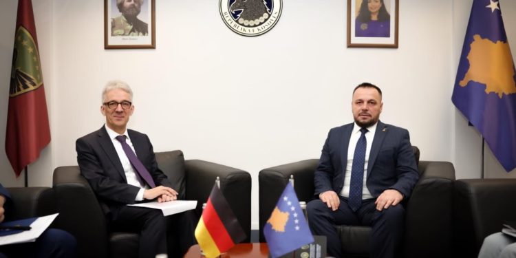 Gjermania mbështet FSK-në me donacion 3 milionë euro