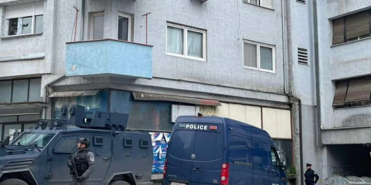 Gjendet një granatë dore në bodrumin e një banese në Mitrovicë të Veriut, Policia jep detaje