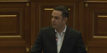 Abdixhiku kritikon Qeverinë: Masat nuk po funksionojnë