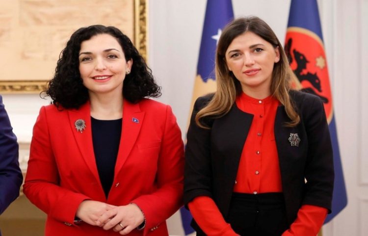 Osmani sot ia dorëzon detyrën Haxhiut