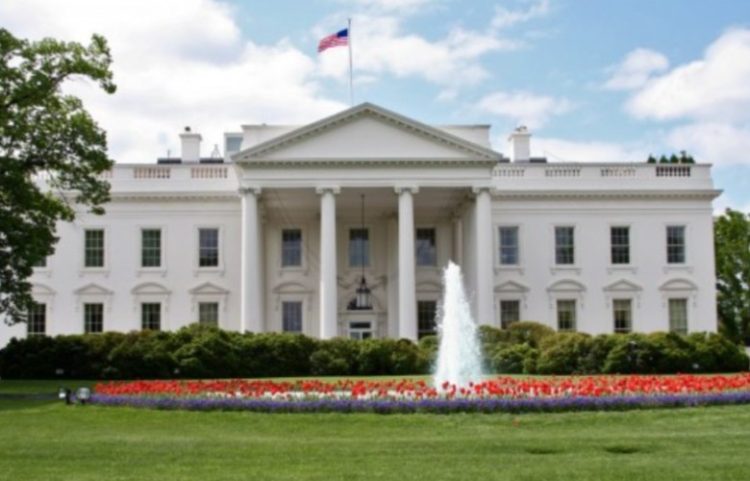 Një i dyshuar në kërkim, pas të shtënave me armë pranë Shtëpisë së Bardhë