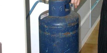 Lëndohet një i mitur nga shpërthimi i dy bombolave të gazit në Skenderaj