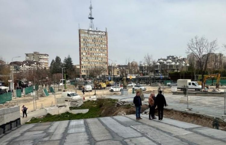 Kaos dhe rrezik për qytetarët në punimet e sheshit `Xhorxh Bush`