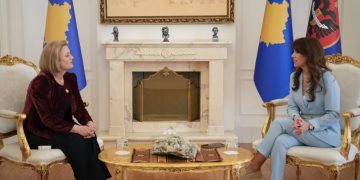 Haxhiu ofron mbështetje për të mbijetuarit e dhunës seksuale gjatë luftës